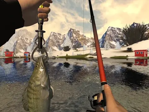 Professional Fishing: Fisch am Lippengreifer vor einem verschneiten Bergsee